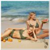 Bikini cu dungi de mers la plaja